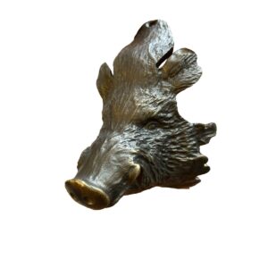 Lovergreen kleine Bronzestatue Motiv Trophäentragender Schweinskopf